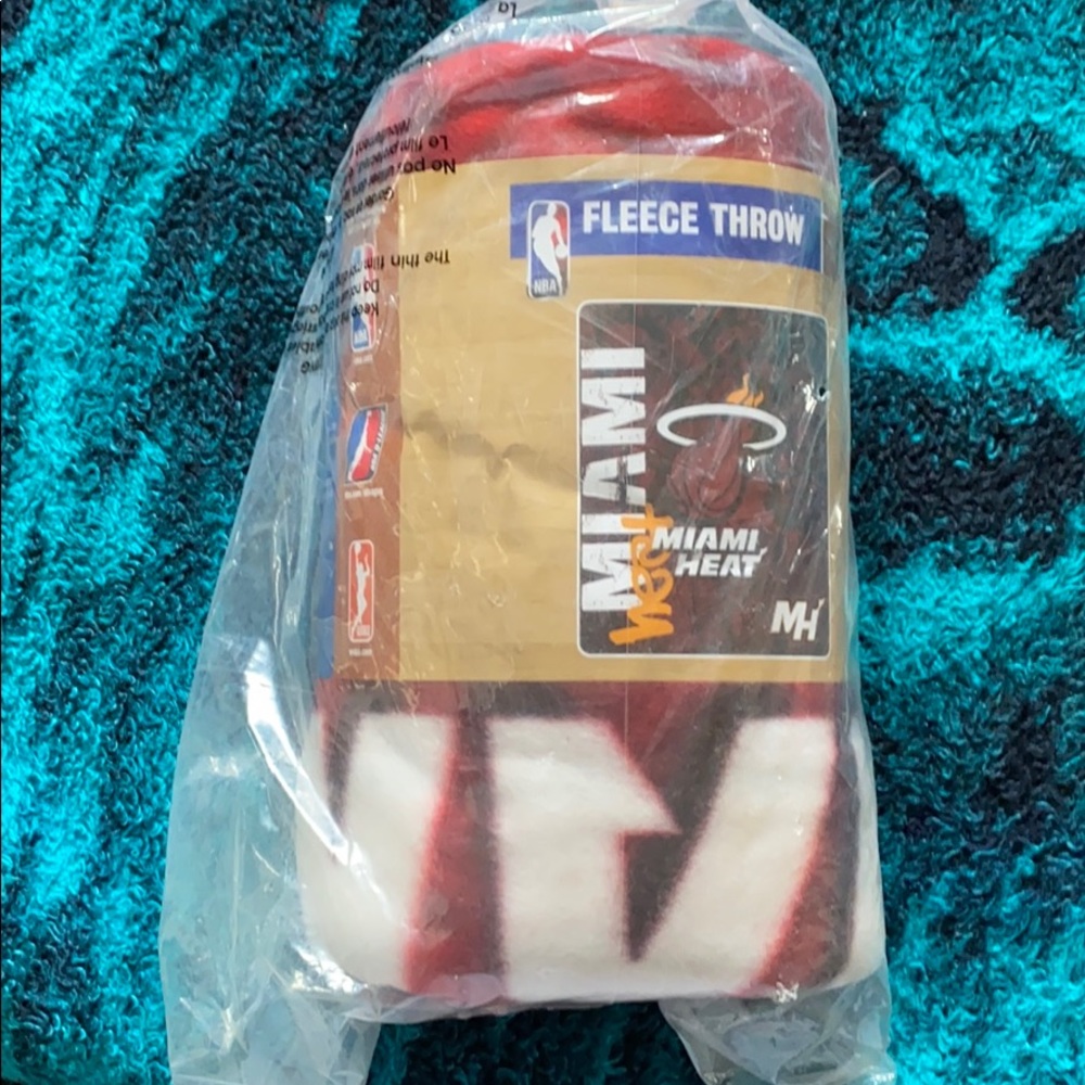 NBA Miami heat lightweight fleece blanket 50”x60”
